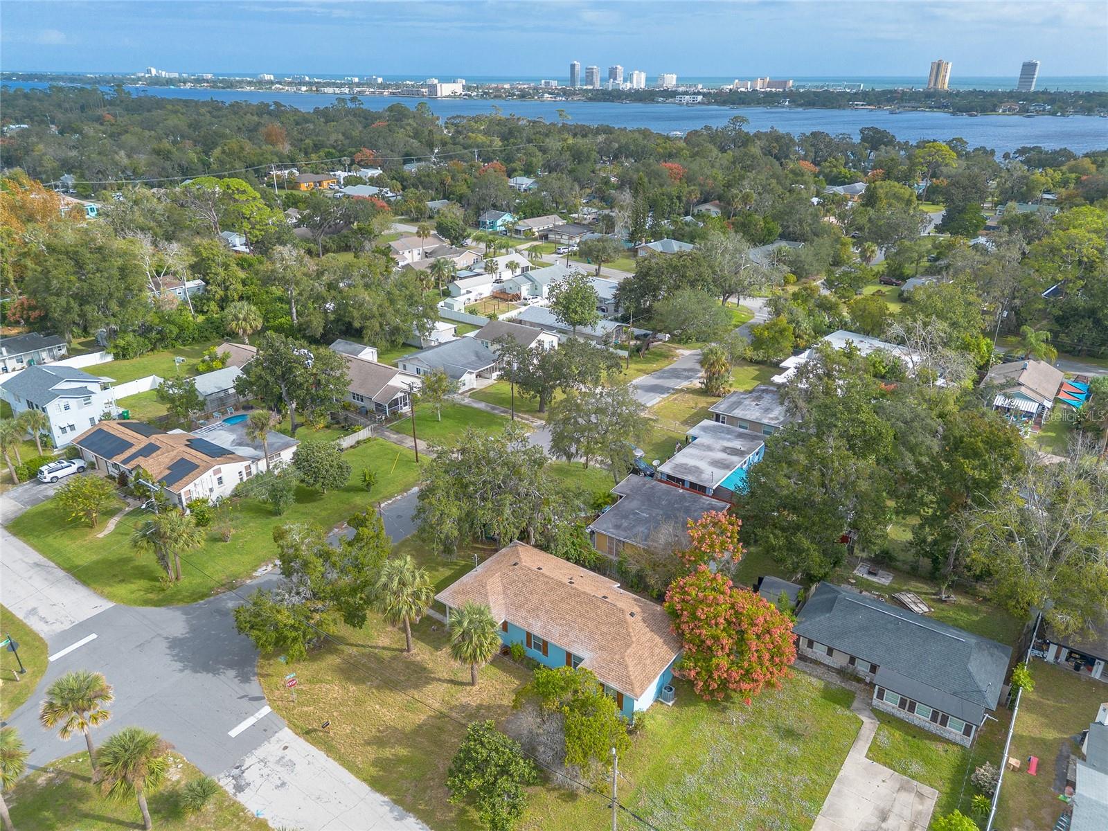 Image 24 of 29 For 1147 Holly Avenue