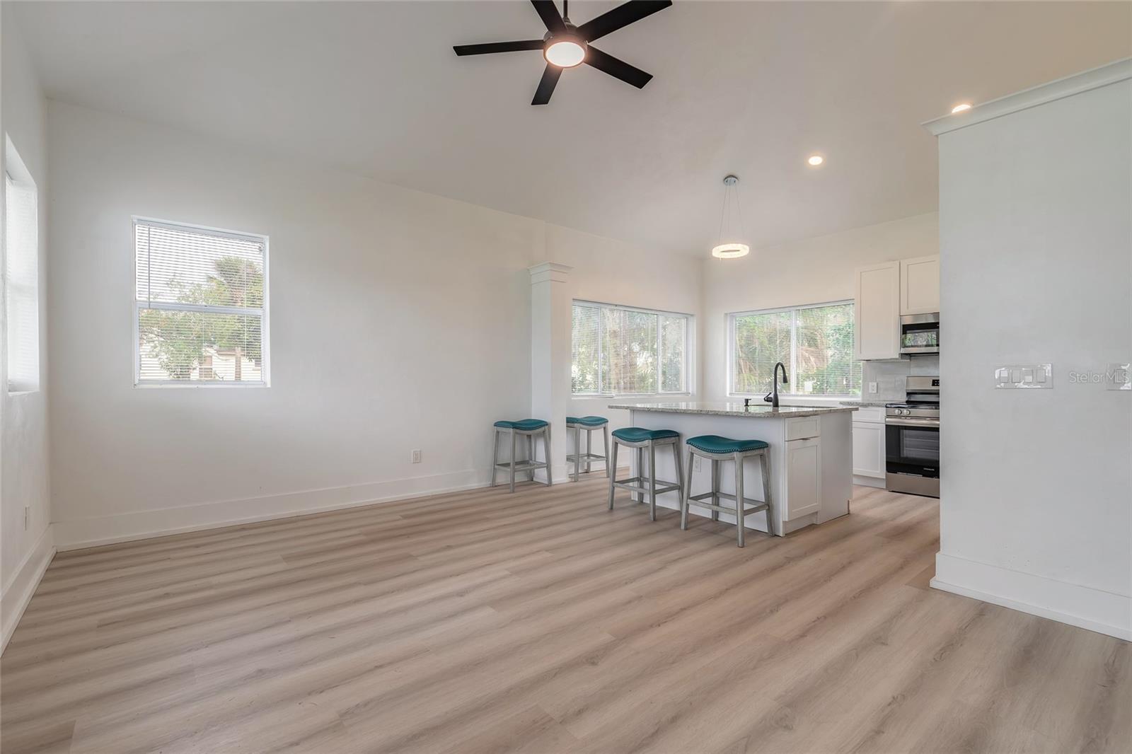 Image 7 of 29 For 1147 Holly Avenue