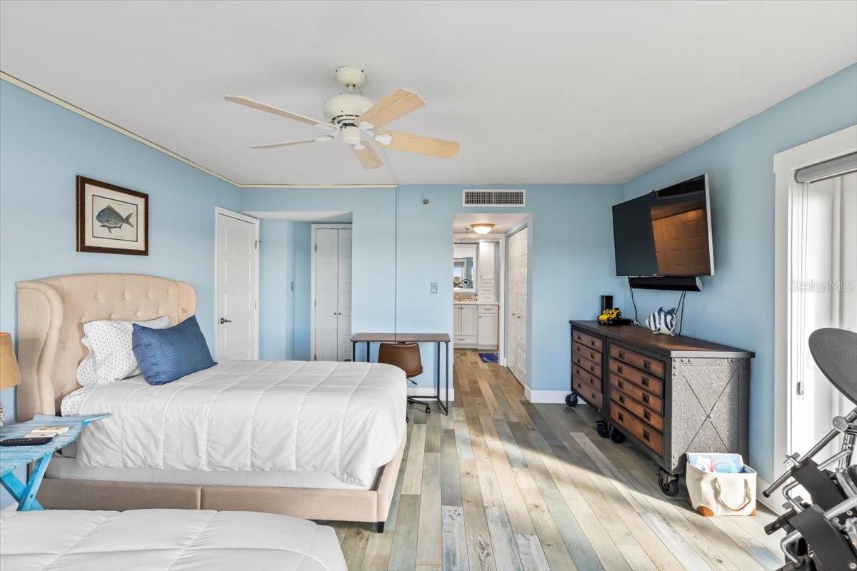 Image 10 of 31 For 503 Causeway  3010