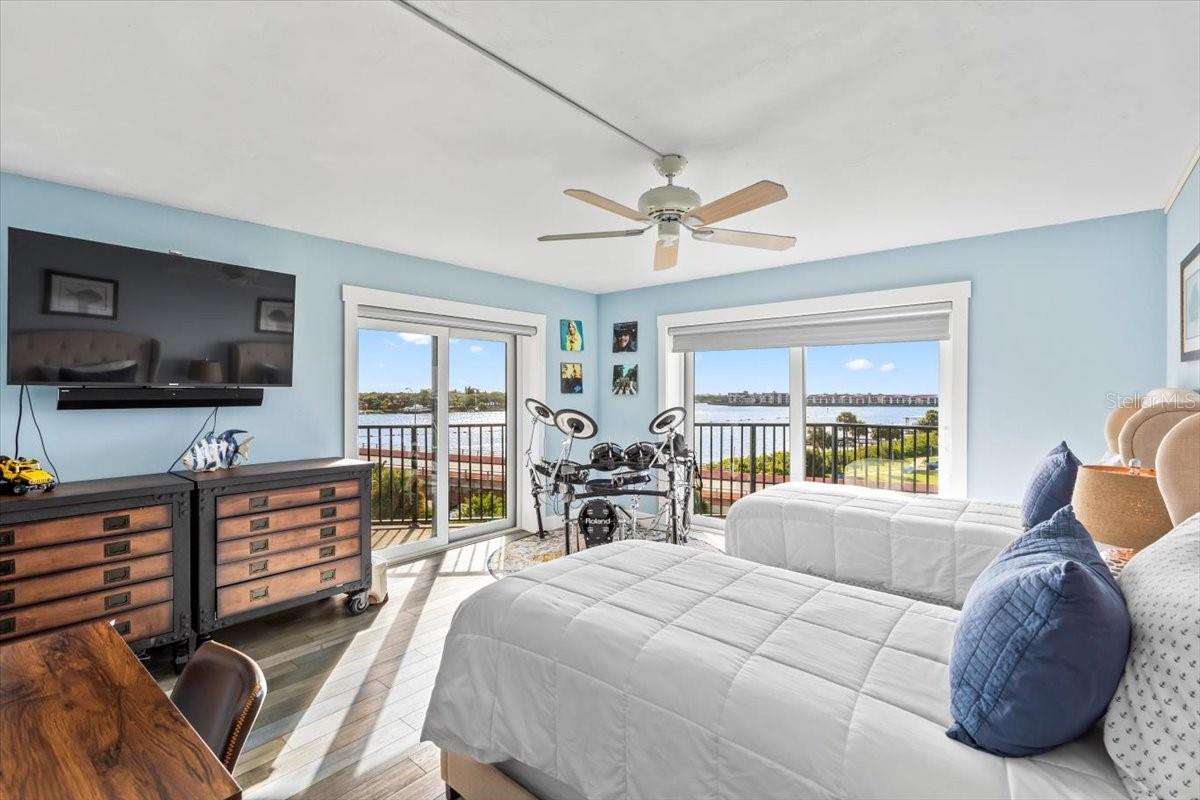 Image 9 of 31 For 503 Causeway  3010