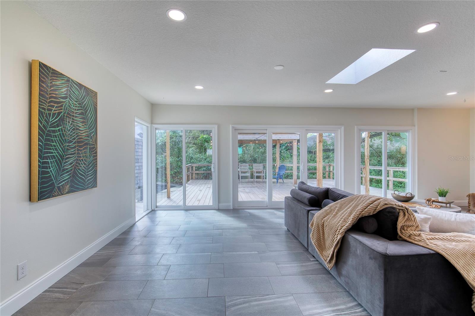 Image 14 of 53 For 14 Sunset Terrace