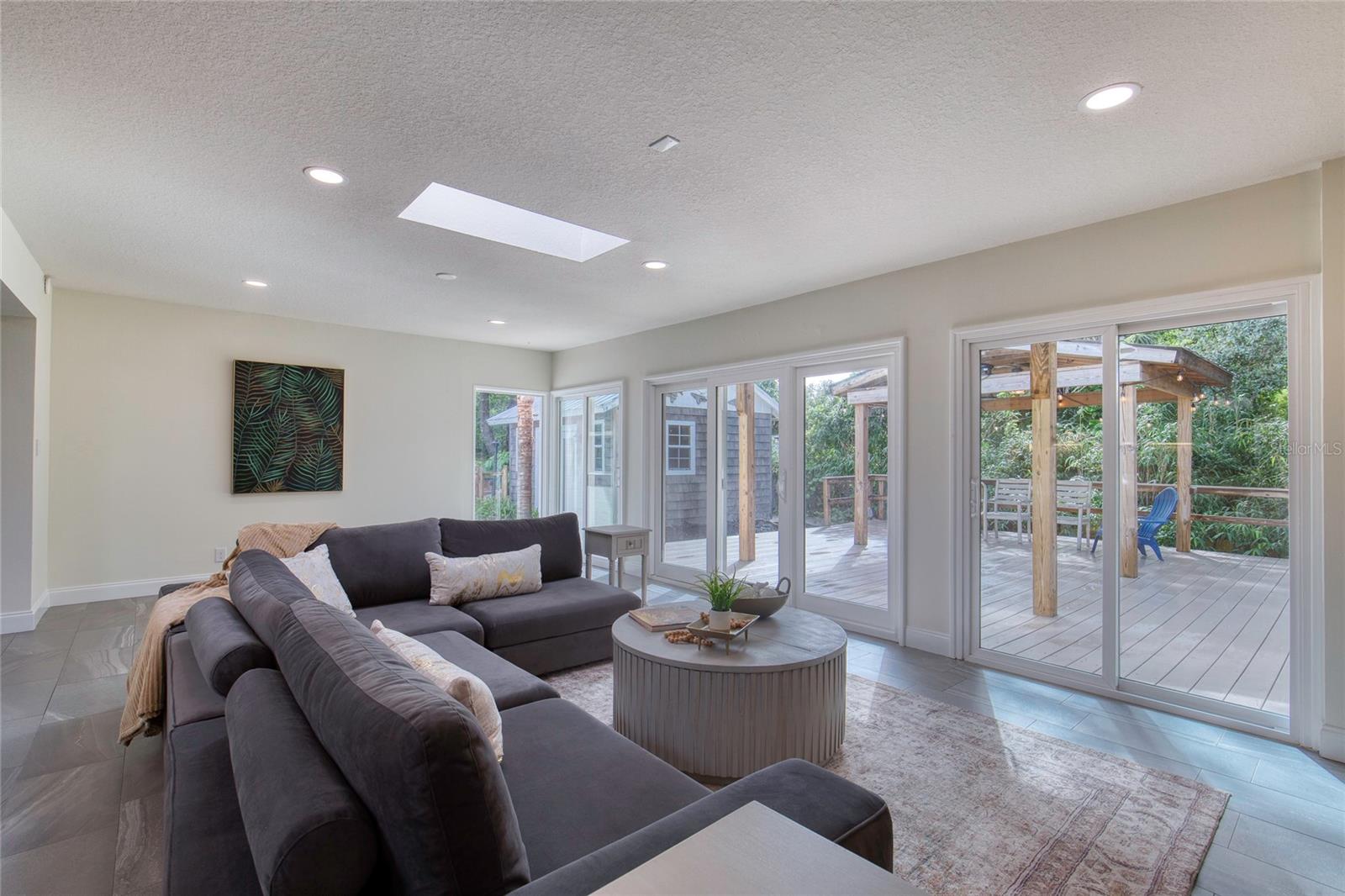 Image 17 of 53 For 14 Sunset Terrace