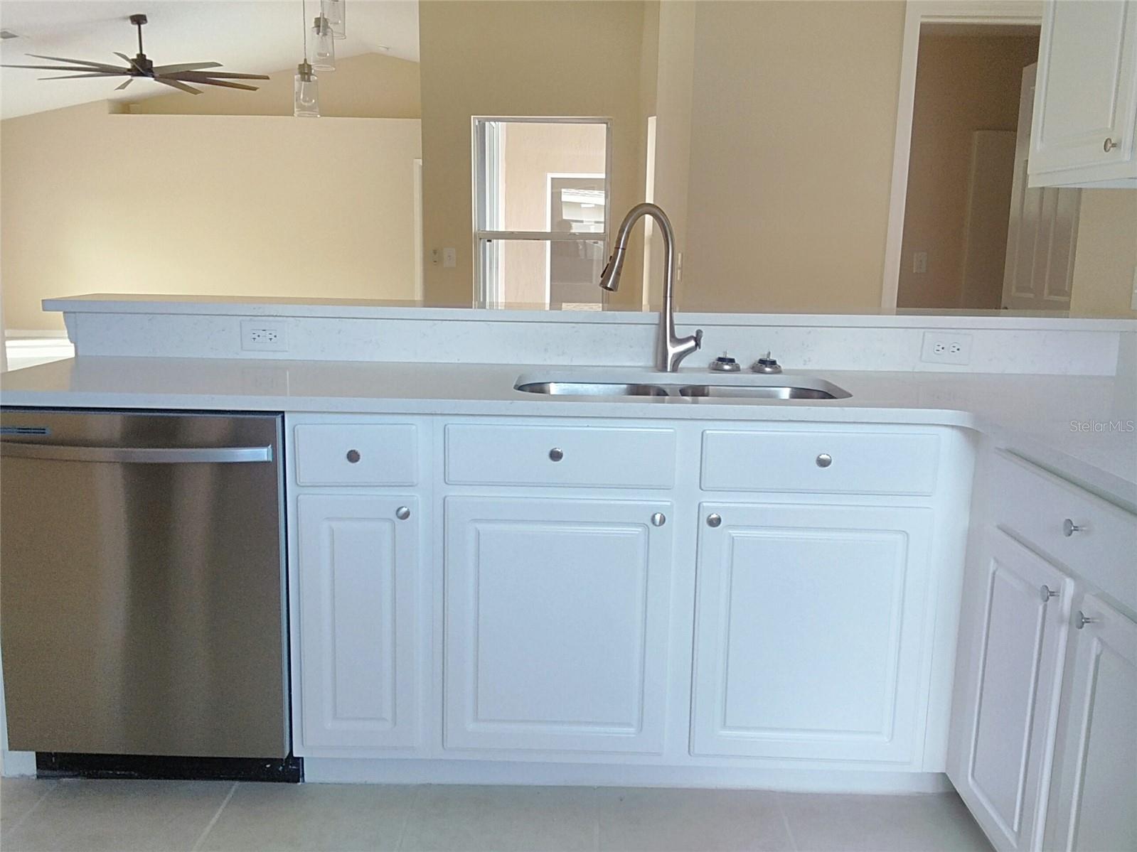 Image 14 of 44 For 1074 Wilmington Drive