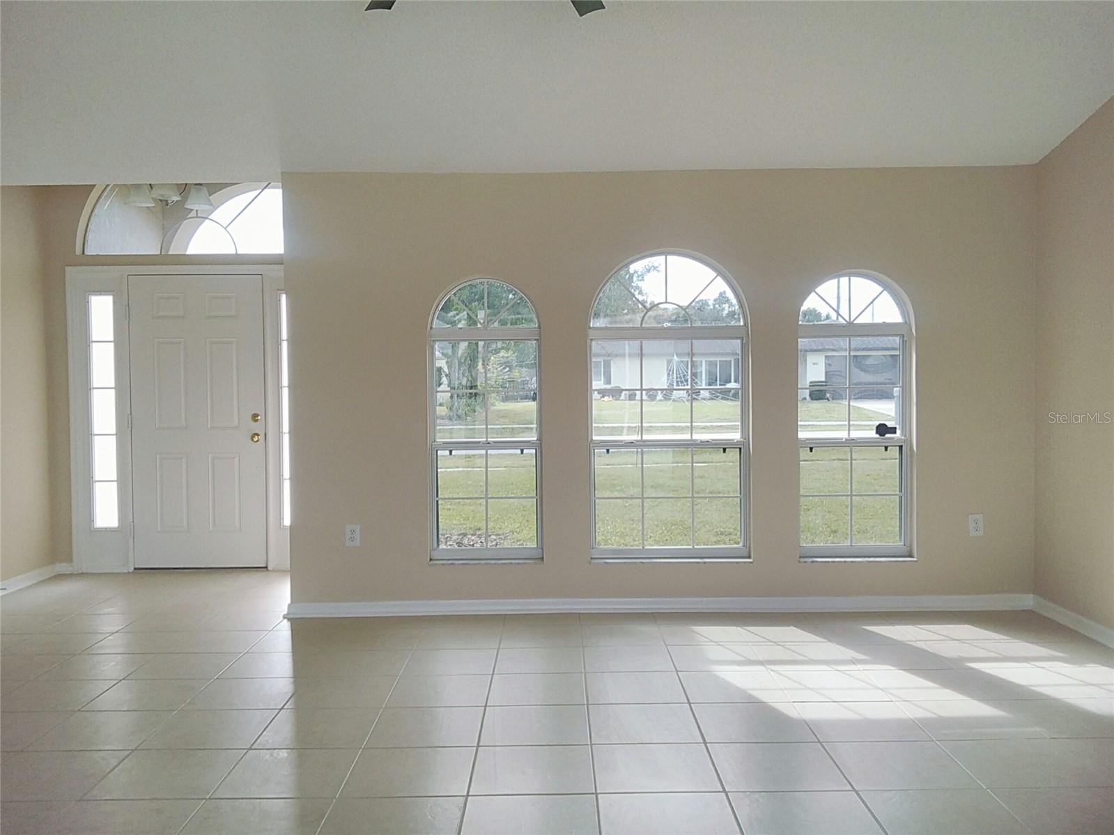 Image 6 of 44 For 1074 Wilmington Drive