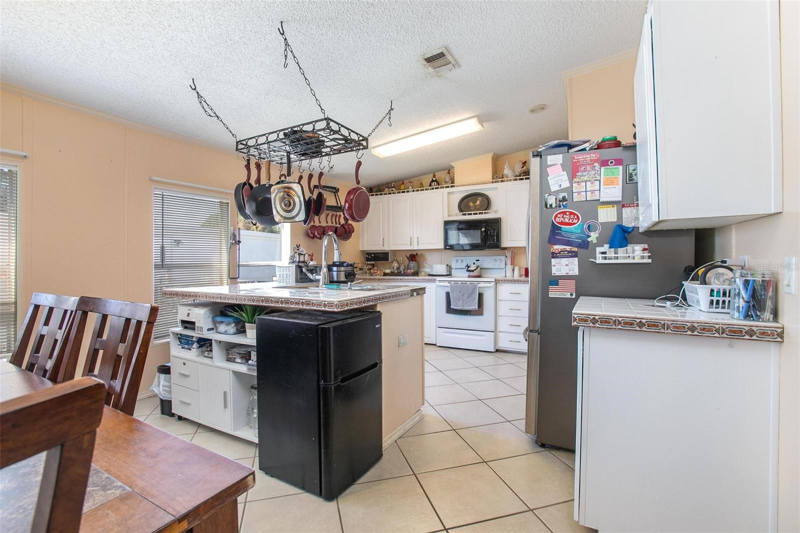 Listing photo id 9 for 1279 Vagabond Drive