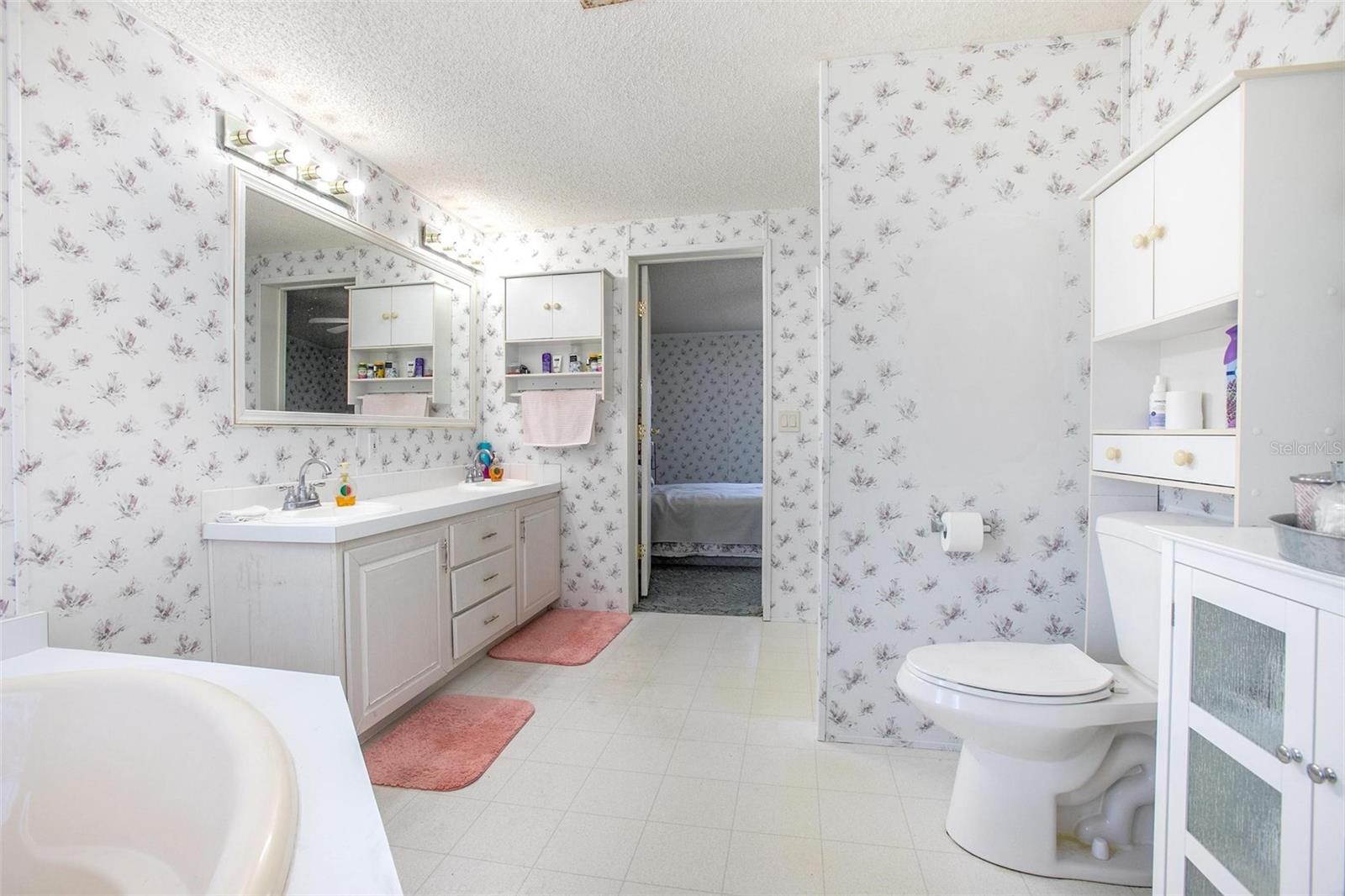 Listing photo id 12 for 1279 Vagabond Drive