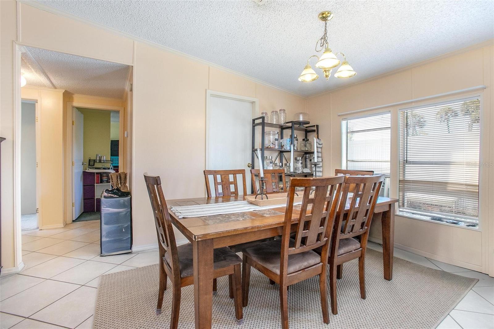 Listing photo id 5 for 1279 Vagabond Drive