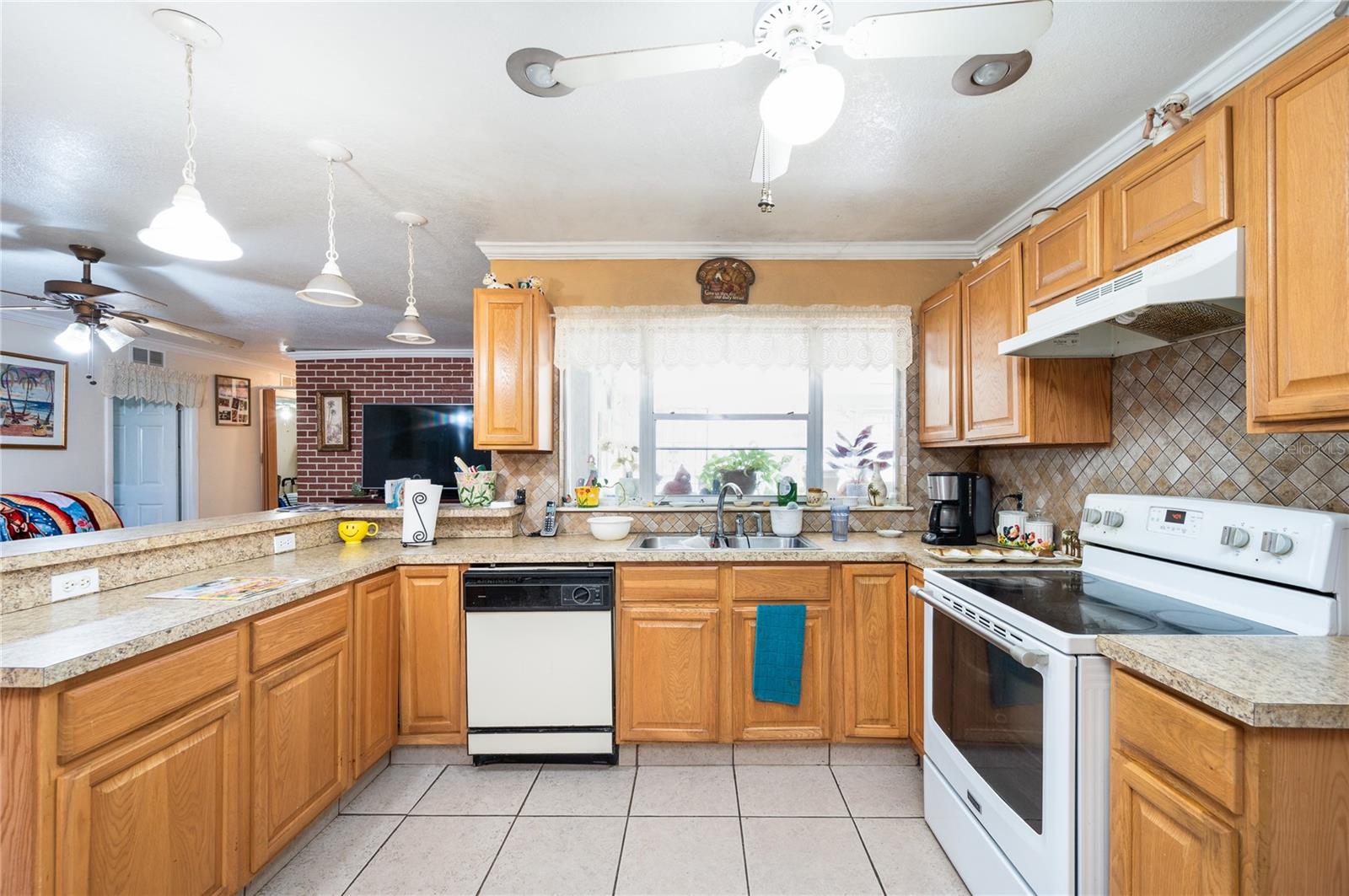 Image 5 of 16 For 520 San Sebastian Prado