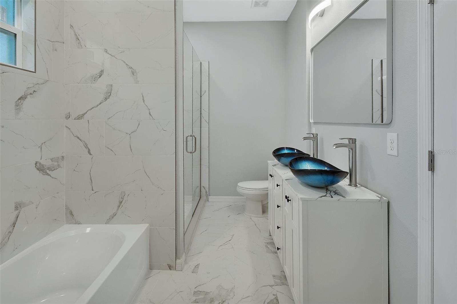 Image 12 of 27 For 1303 Thompson Street