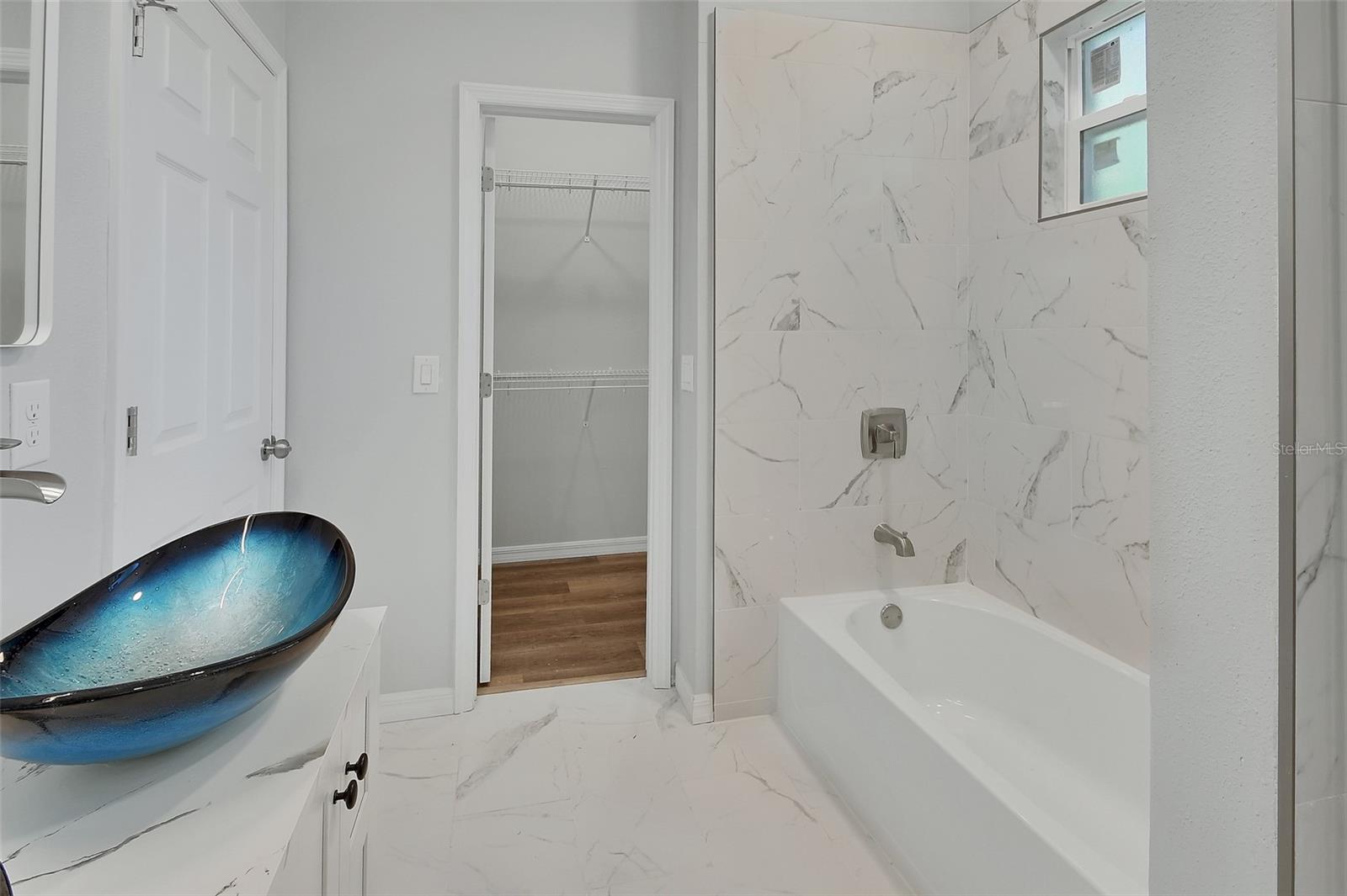 Image 14 of 27 For 1303 Thompson Street