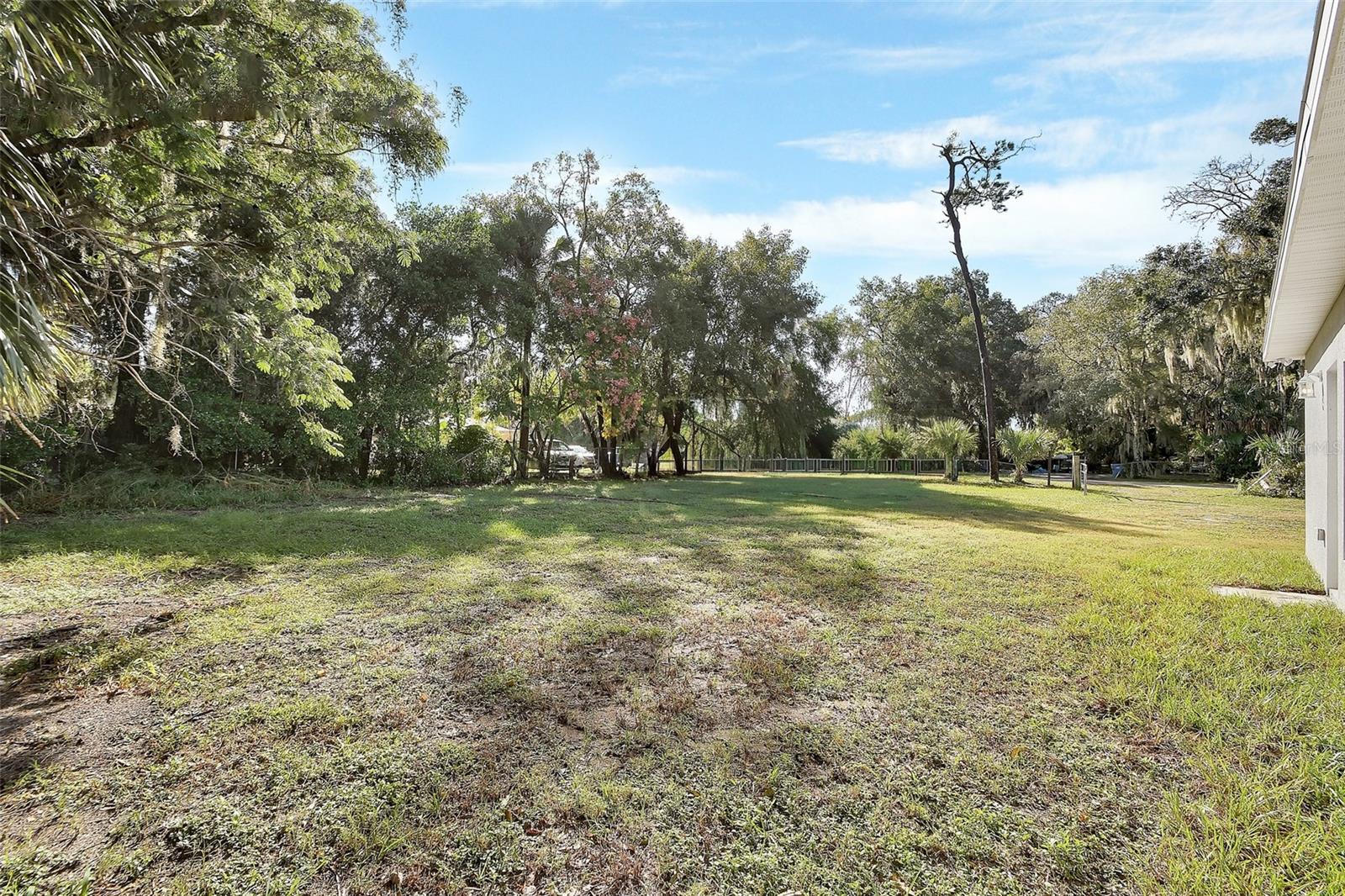 Image 24 of 27 For 1303 Thompson Street