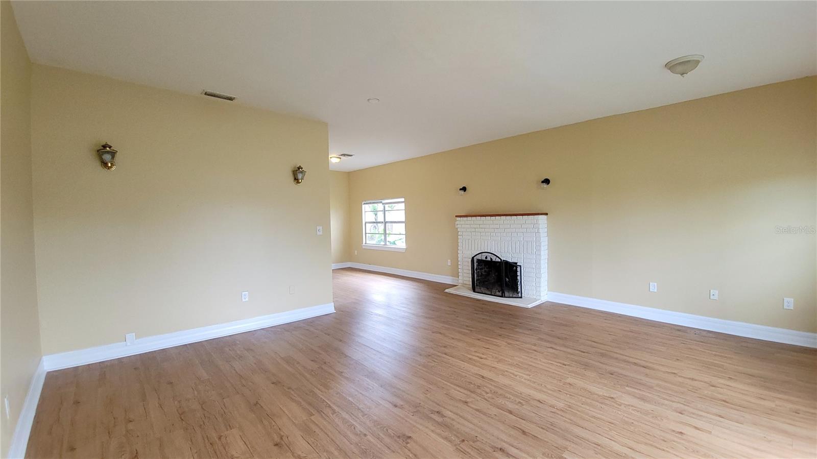 Image 5 of 22 For 200 Old Daytona Road