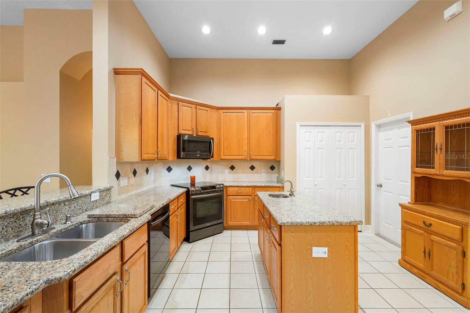 Image 20 of 41 For 413 Hightower Drive