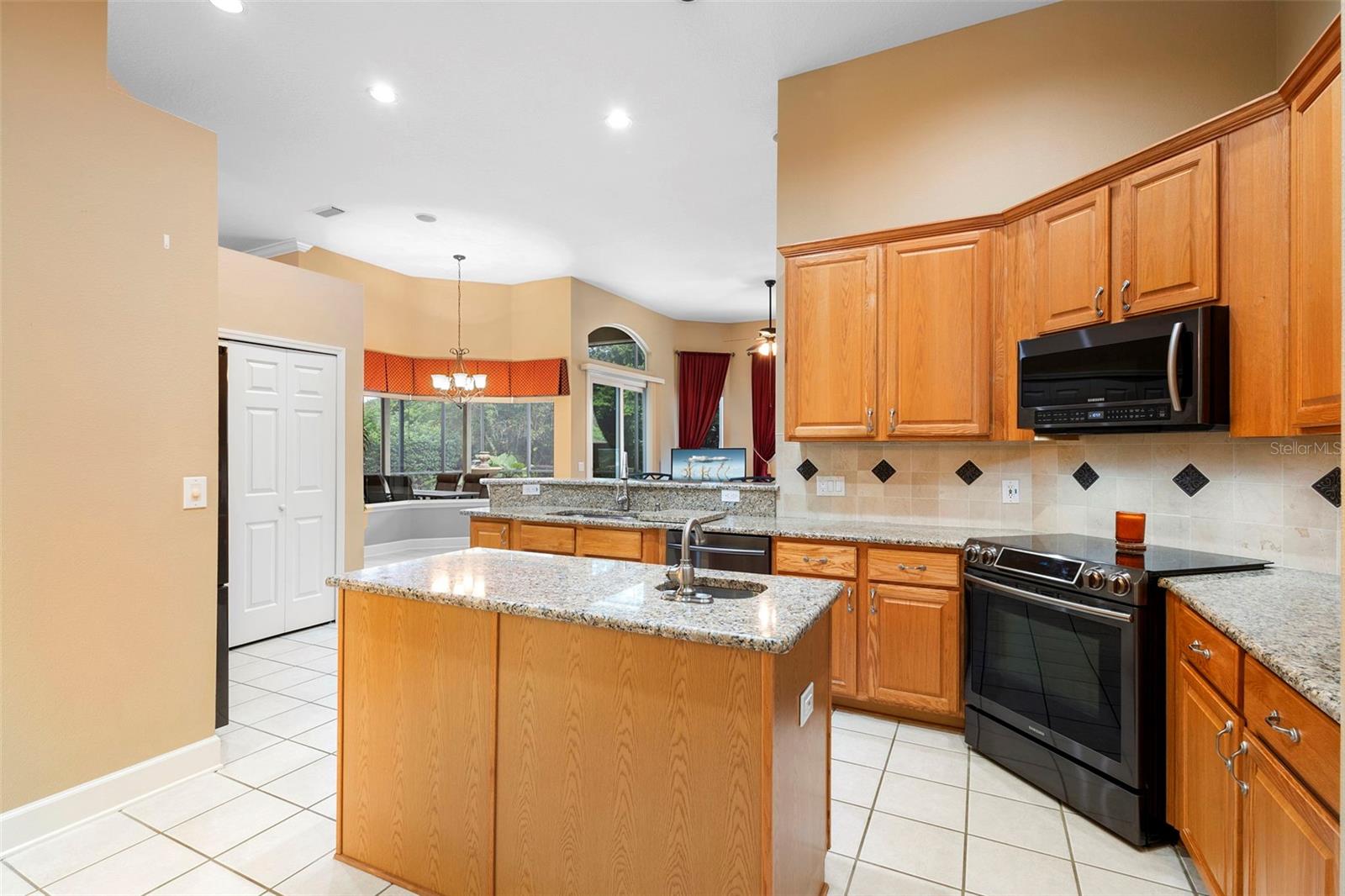 Image 22 of 41 For 413 Hightower Drive