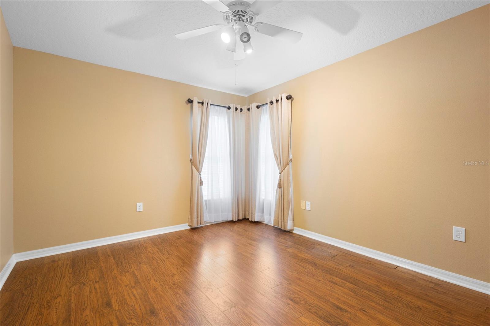 Image 24 of 41 For 413 Hightower Drive