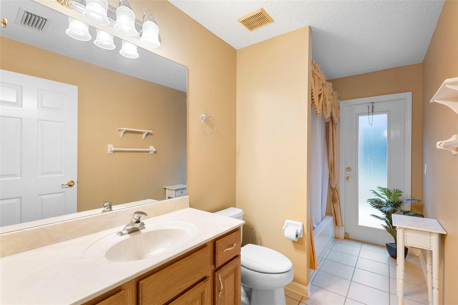 Image 26 of 41 For 413 Hightower Drive