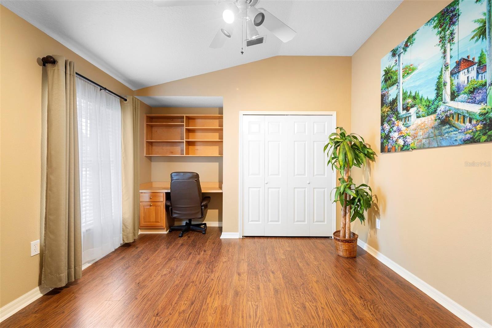 Image 28 of 41 For 413 Hightower Drive