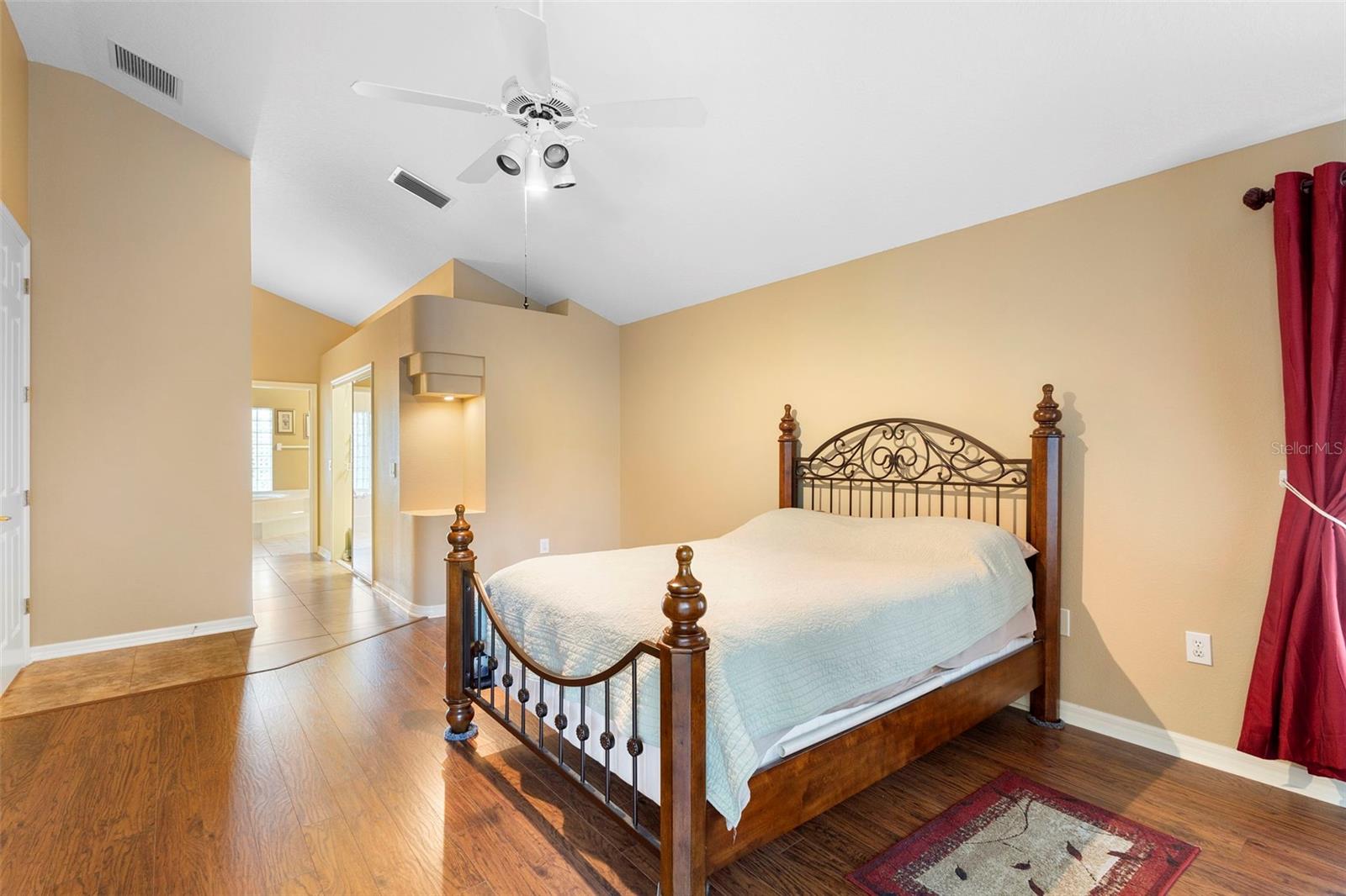 Image 31 of 41 For 413 Hightower Drive