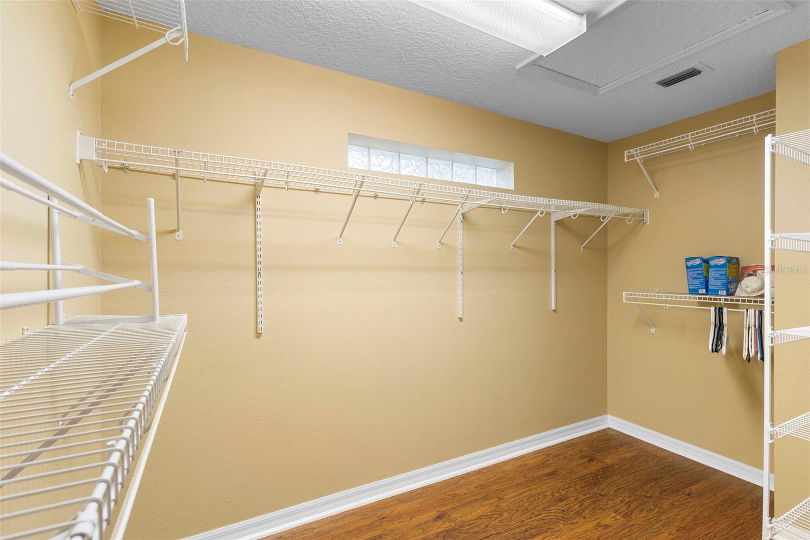 Image 33 of 41 For 413 Hightower Drive