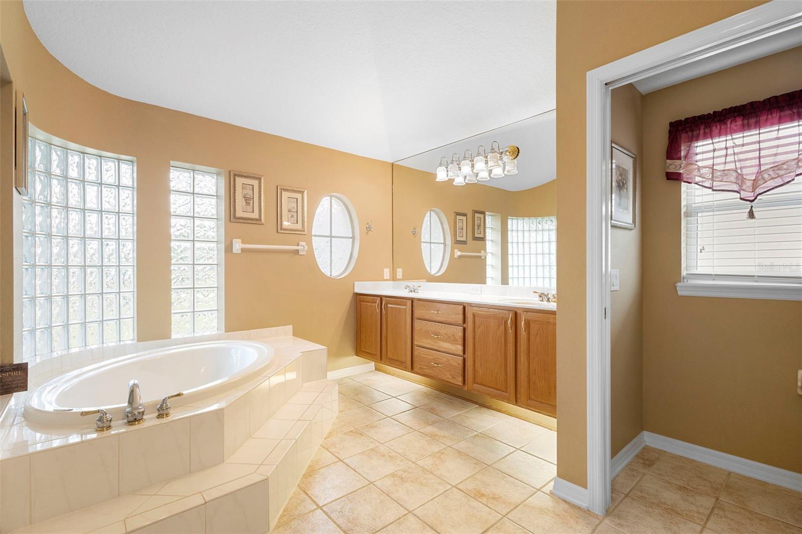 Image 34 of 41 For 413 Hightower Drive