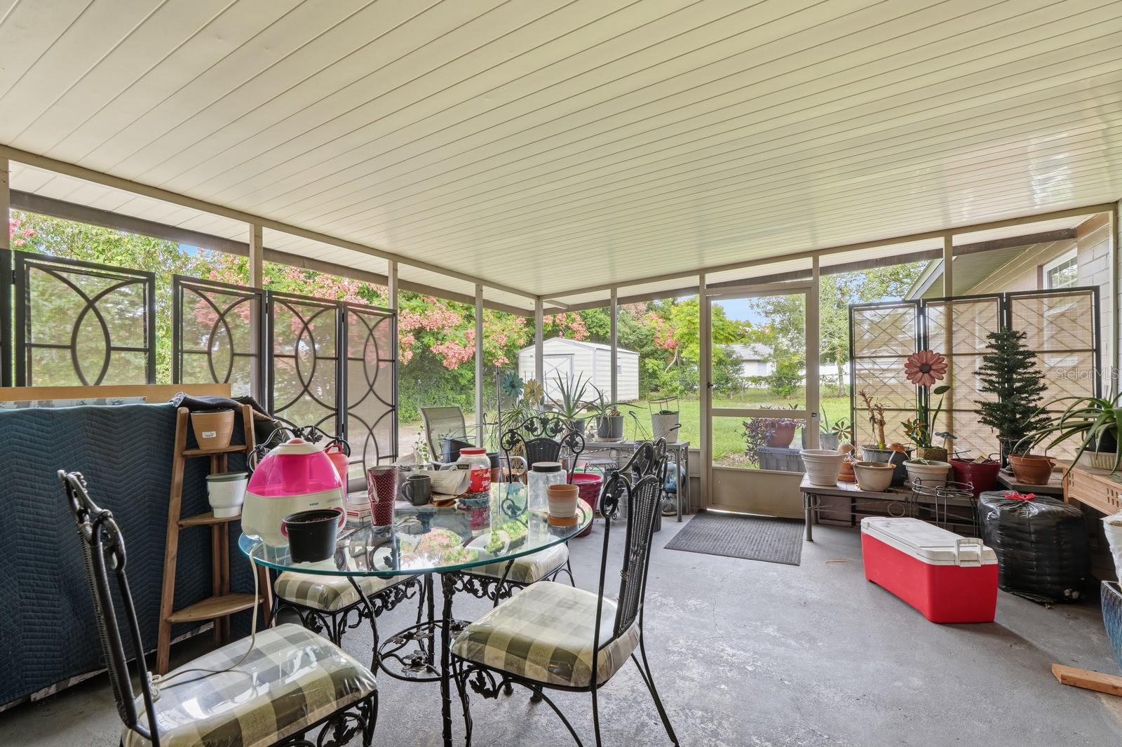 Image 28 of 45 For 930 Amelia Avenue