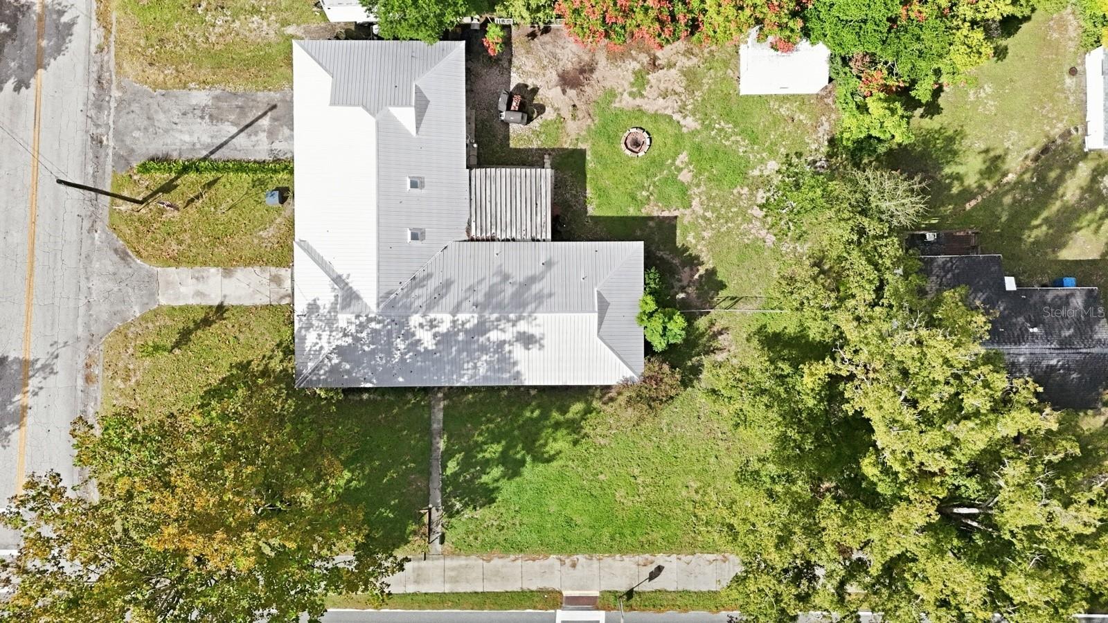 Image 38 of 45 For 930 Amelia Avenue