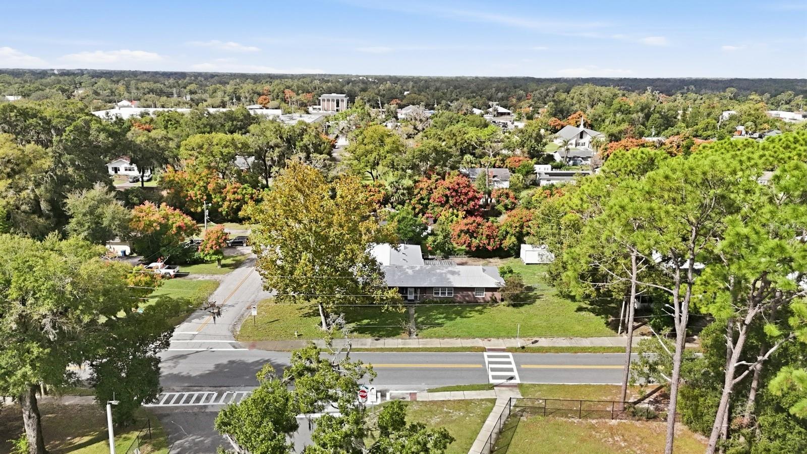 Image 43 of 45 For 930 Amelia Avenue