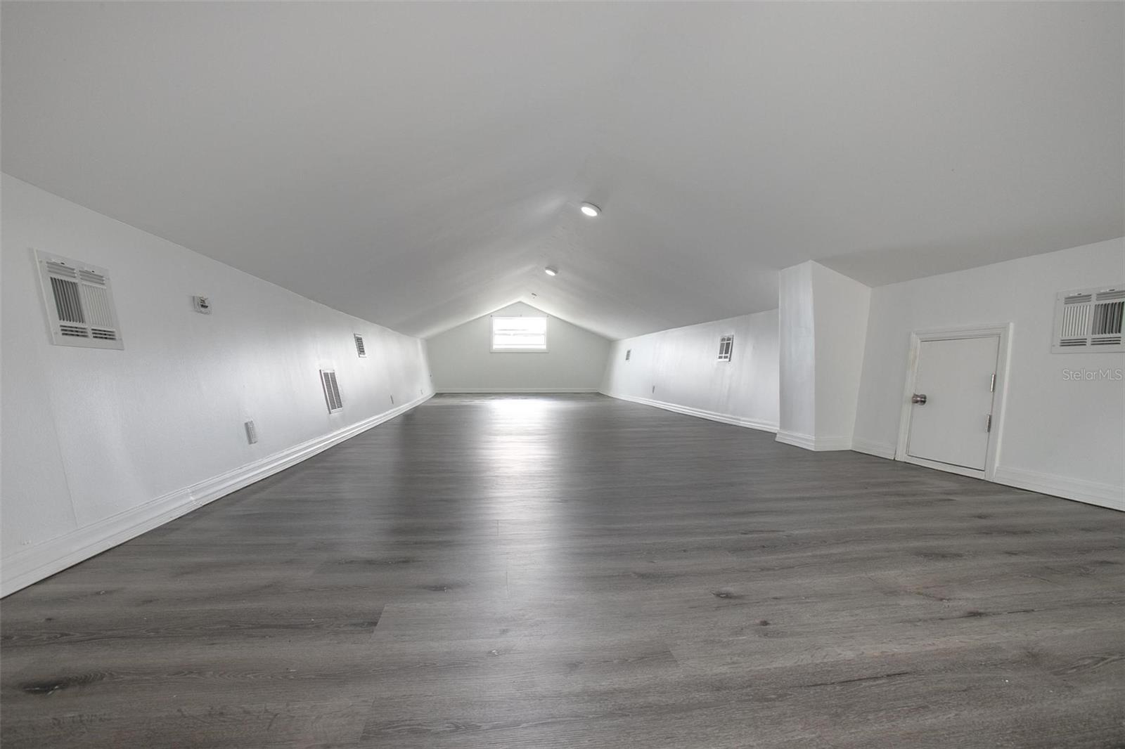 Image 31 of 40 For 334 Howry Avenue