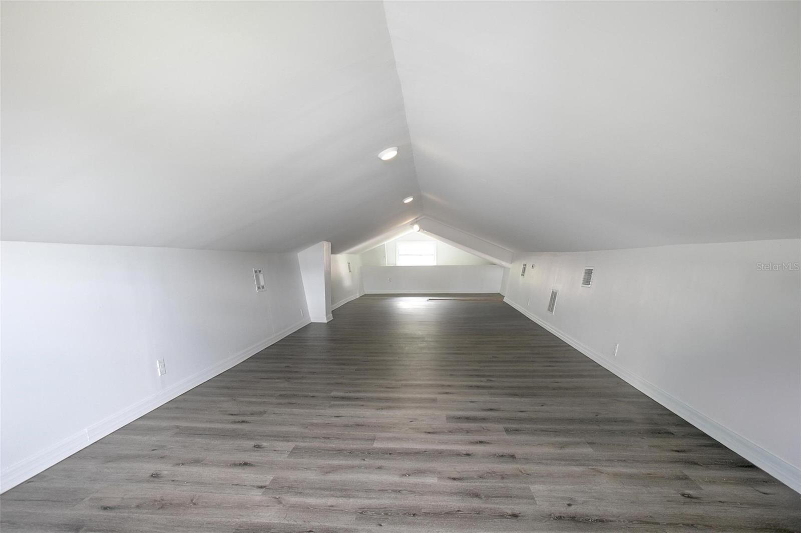 Image 32 of 40 For 334 Howry Avenue