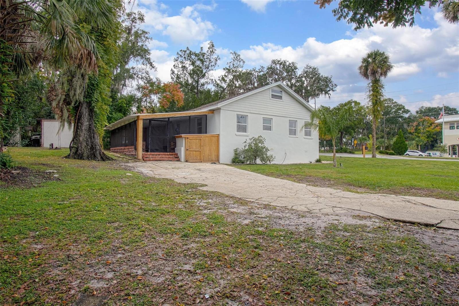 Image 35 of 40 For 334 Howry Avenue