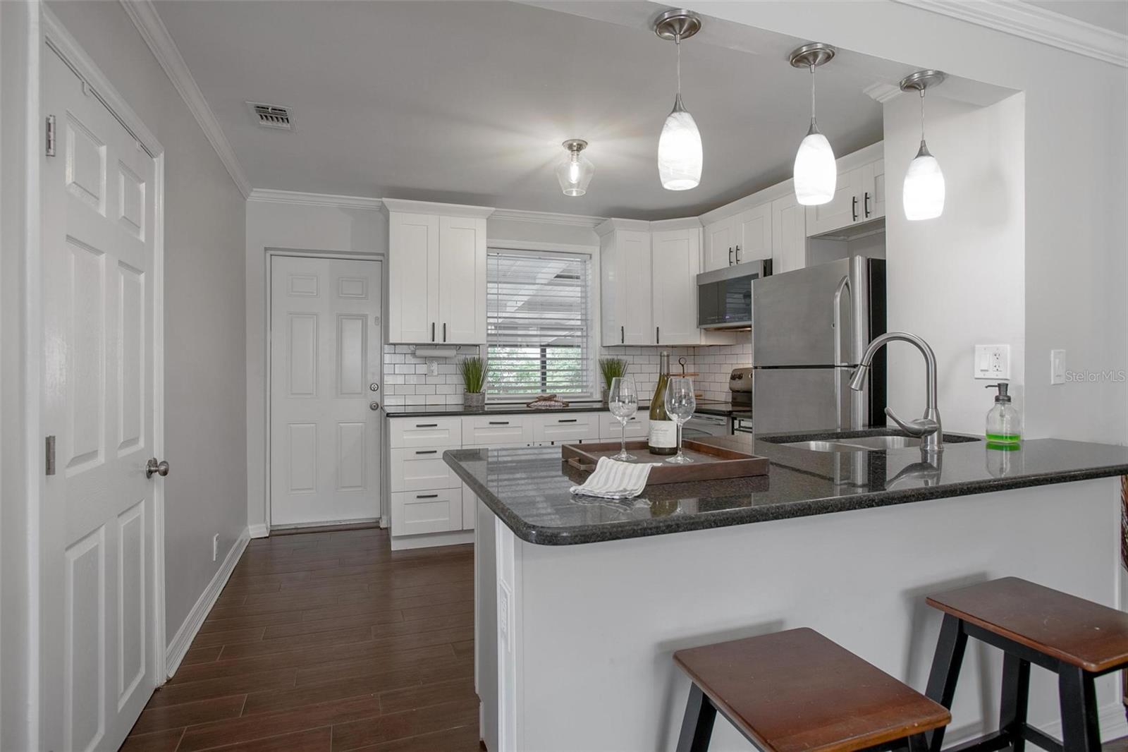 Image 7 of 40 For 334 Howry Avenue