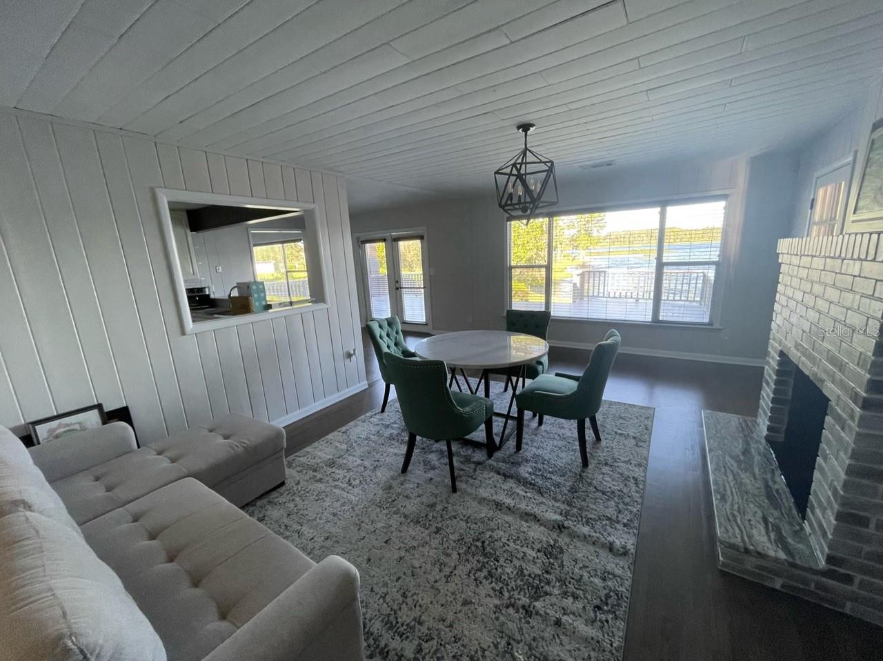 Image 4 of 24 For 940 Kepler Road