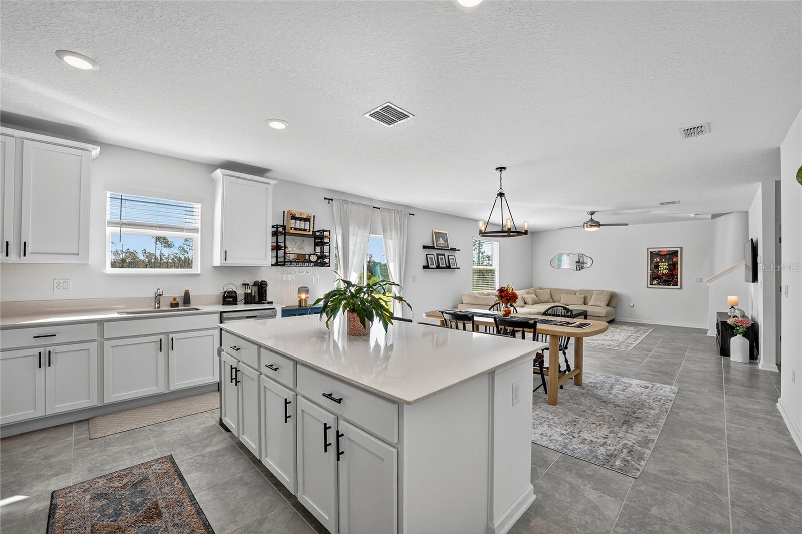 Image 5 of 45 For 2232 Green Valley Street