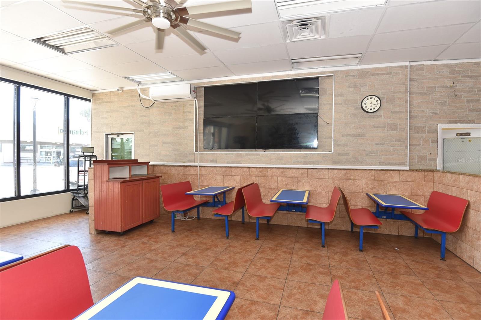 Image 17 of 28 For 615 Seabreeze Boulevard