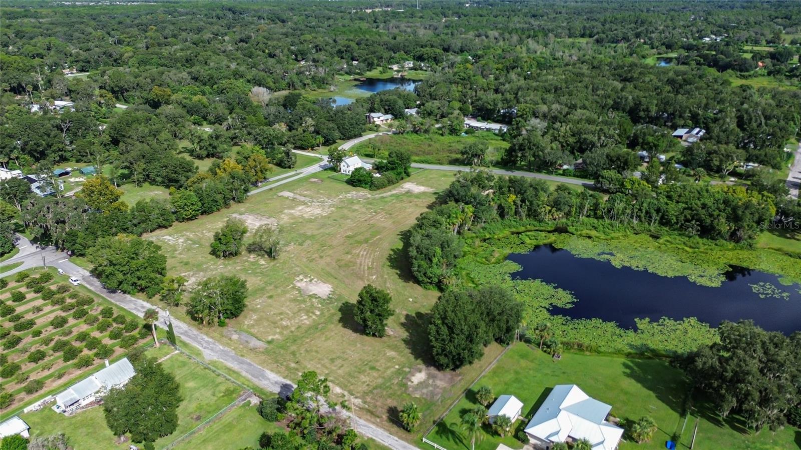 Image 11 of 29 For 467 Lakeview Drive