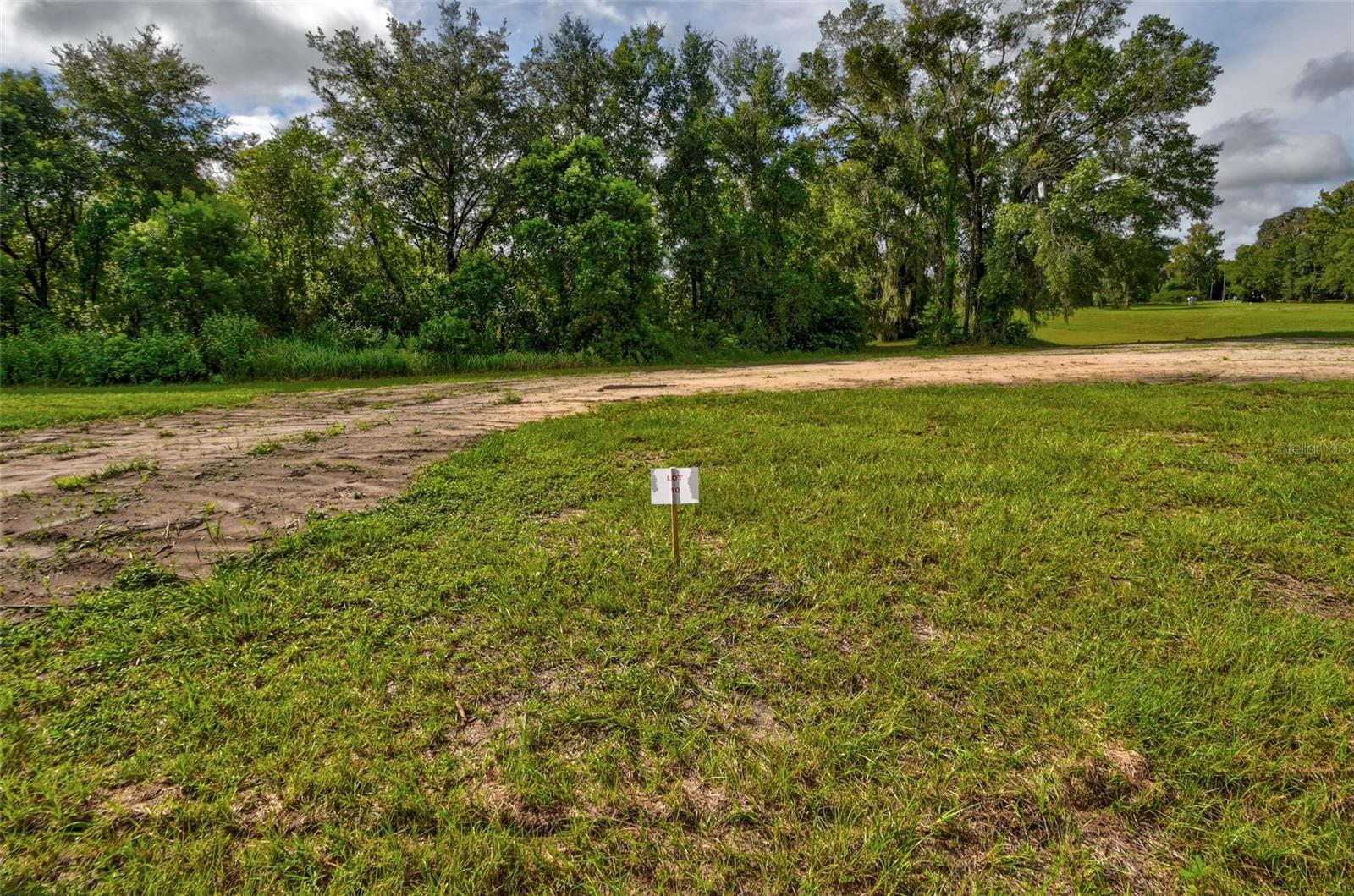 Image 19 of 29 For 467 Lakeview Drive