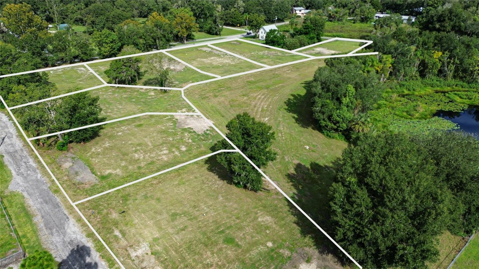 Image 2 of 29 For 467 Lakeview Drive