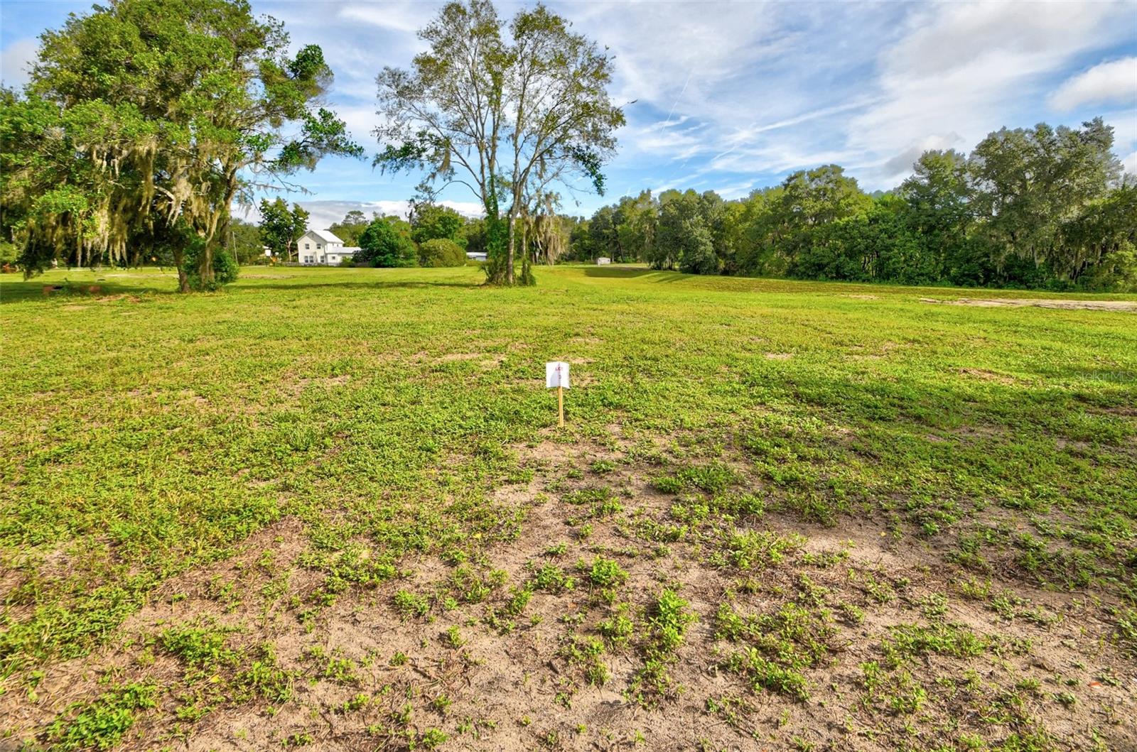 Image 21 of 29 For 467 Lakeview Drive