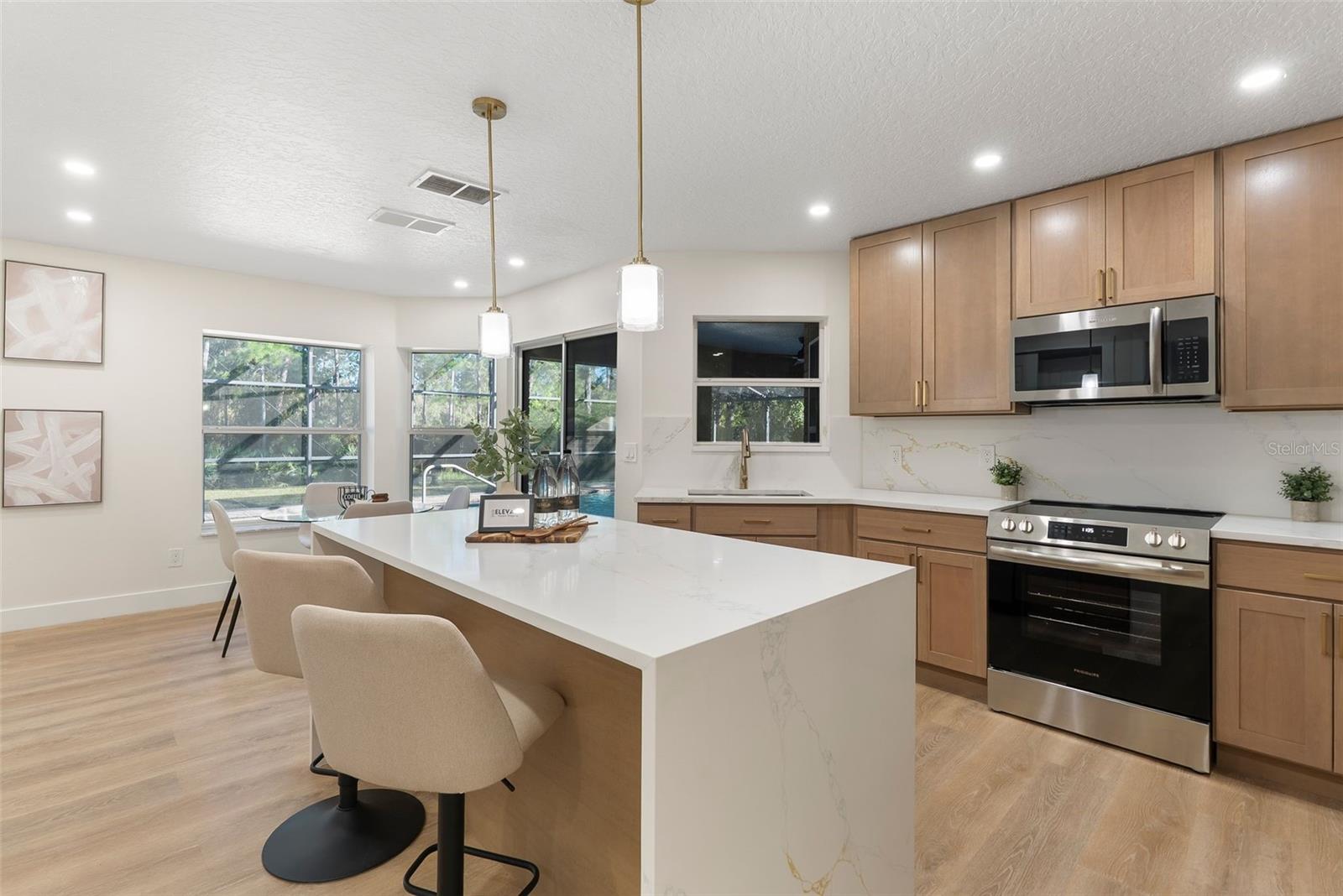 Image 15 of 43 For 2666 Winnemissett Oaks Drive