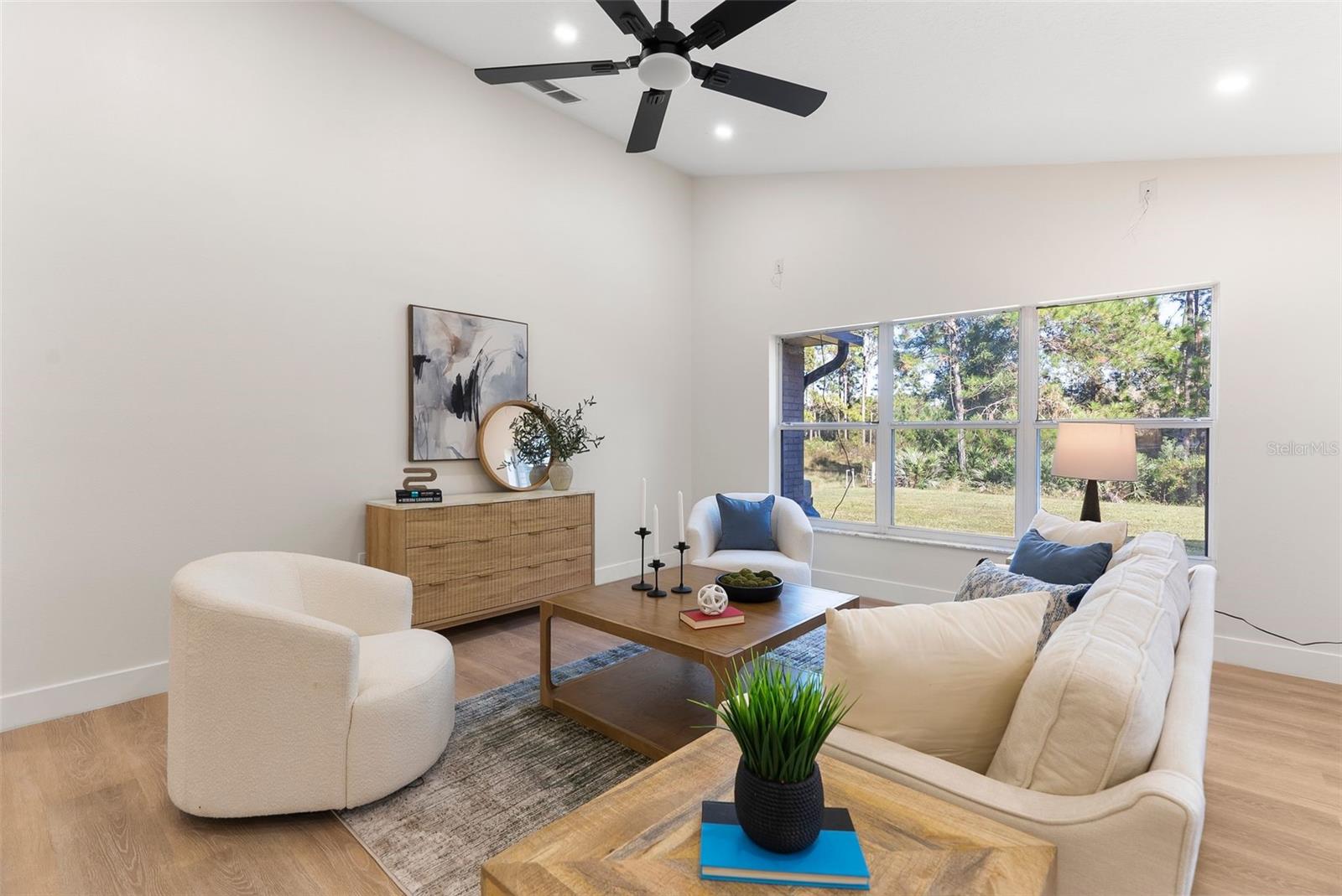 Image 16 of 43 For 2666 Winnemissett Oaks Drive