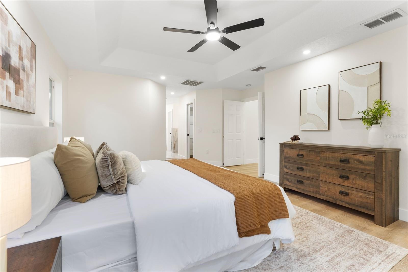 Image 20 of 43 For 2666 Winnemissett Oaks Drive