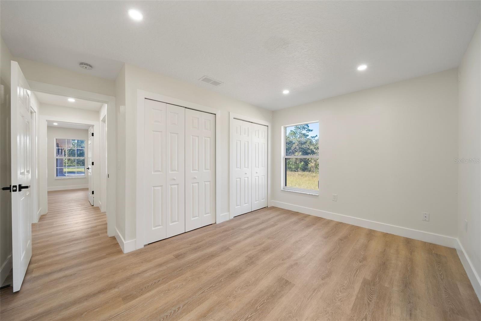 Image 28 of 43 For 2666 Winnemissett Oaks Drive