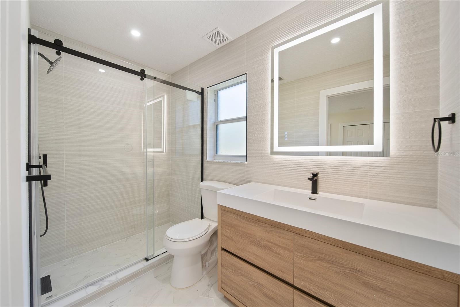 Image 29 of 43 For 2666 Winnemissett Oaks Drive