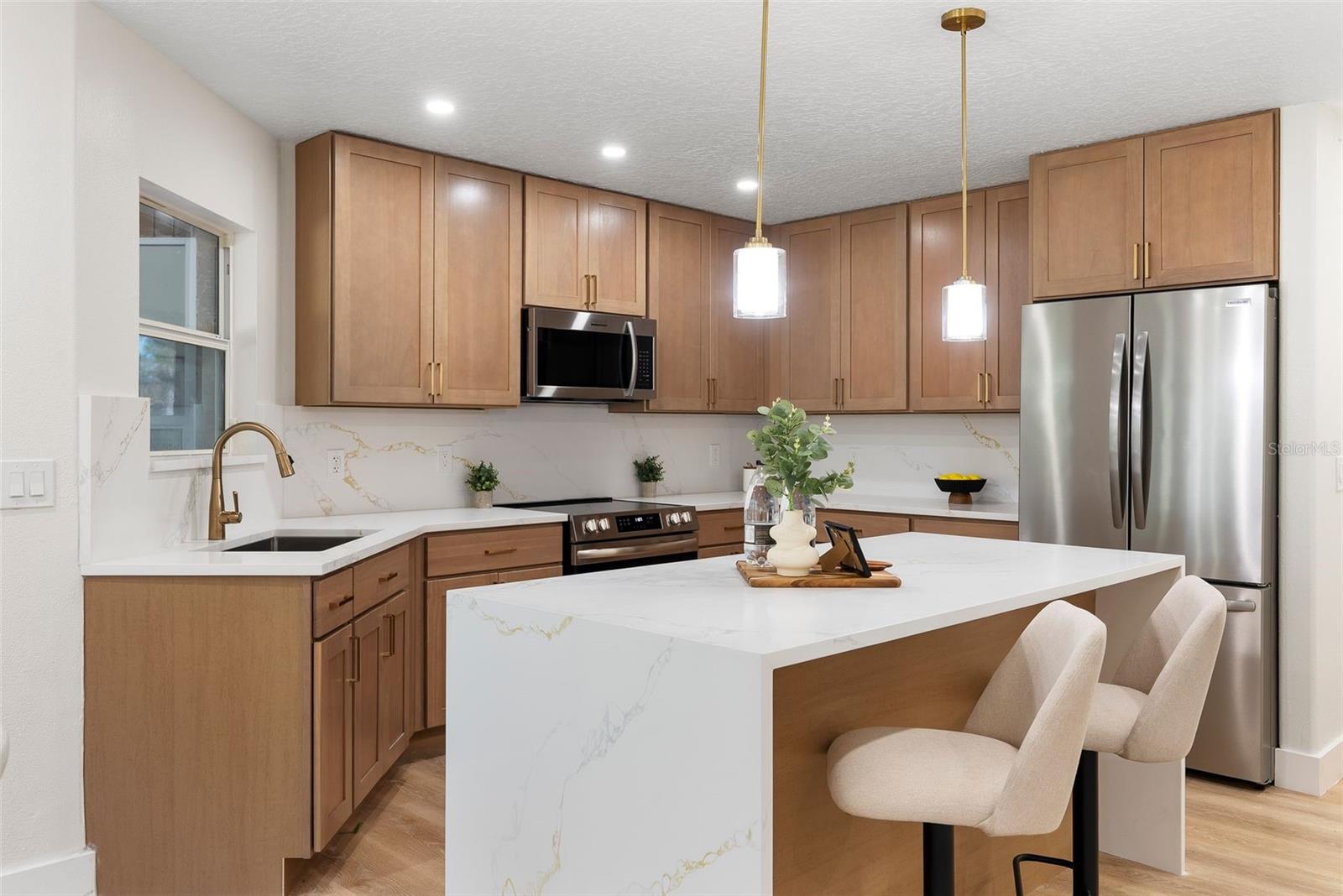 Image 5 of 43 For 2666 Winnemissett Oaks Drive