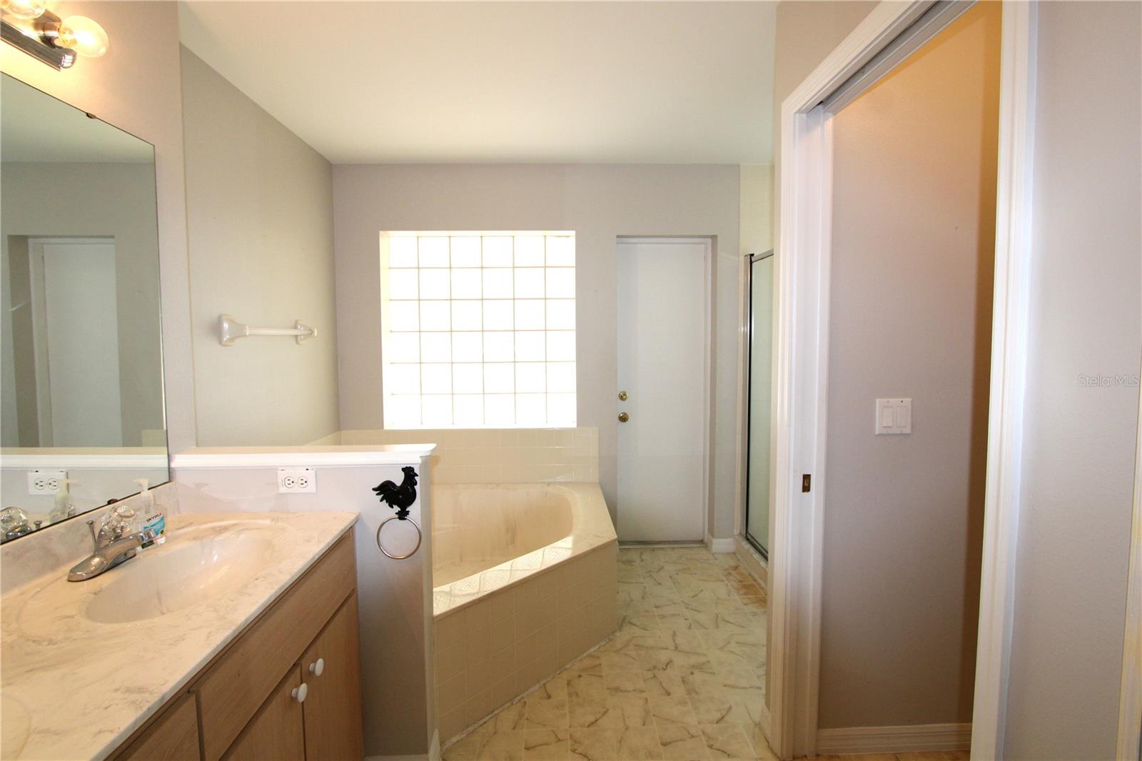 Image 14 of 21 For 18 Sea Hawk Drive