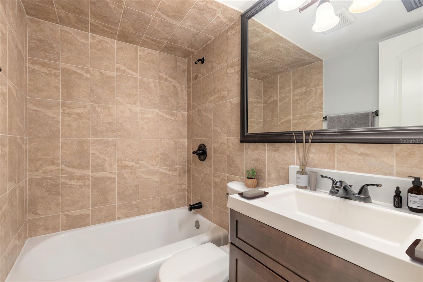 Image 21 of 30 For 2727 Atlantic Avenue 4090