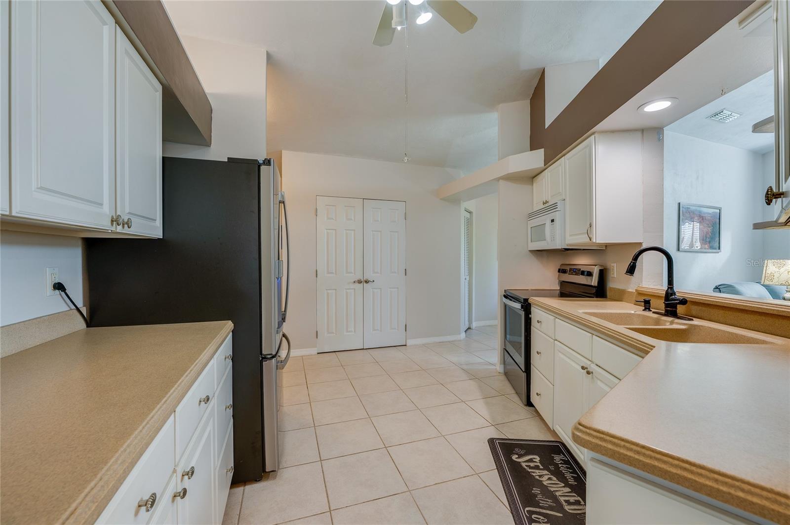 Image 12 of 38 For 5978 Park Ridge Drive