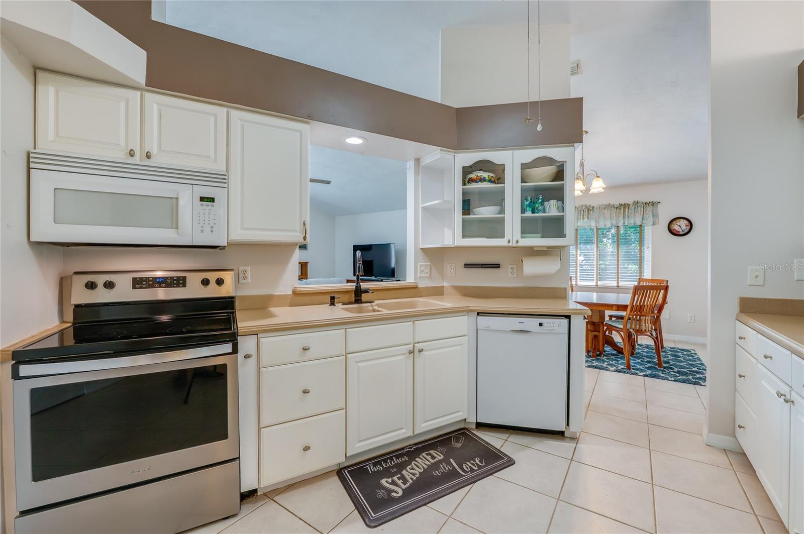 Image 13 of 38 For 5978 Park Ridge Drive