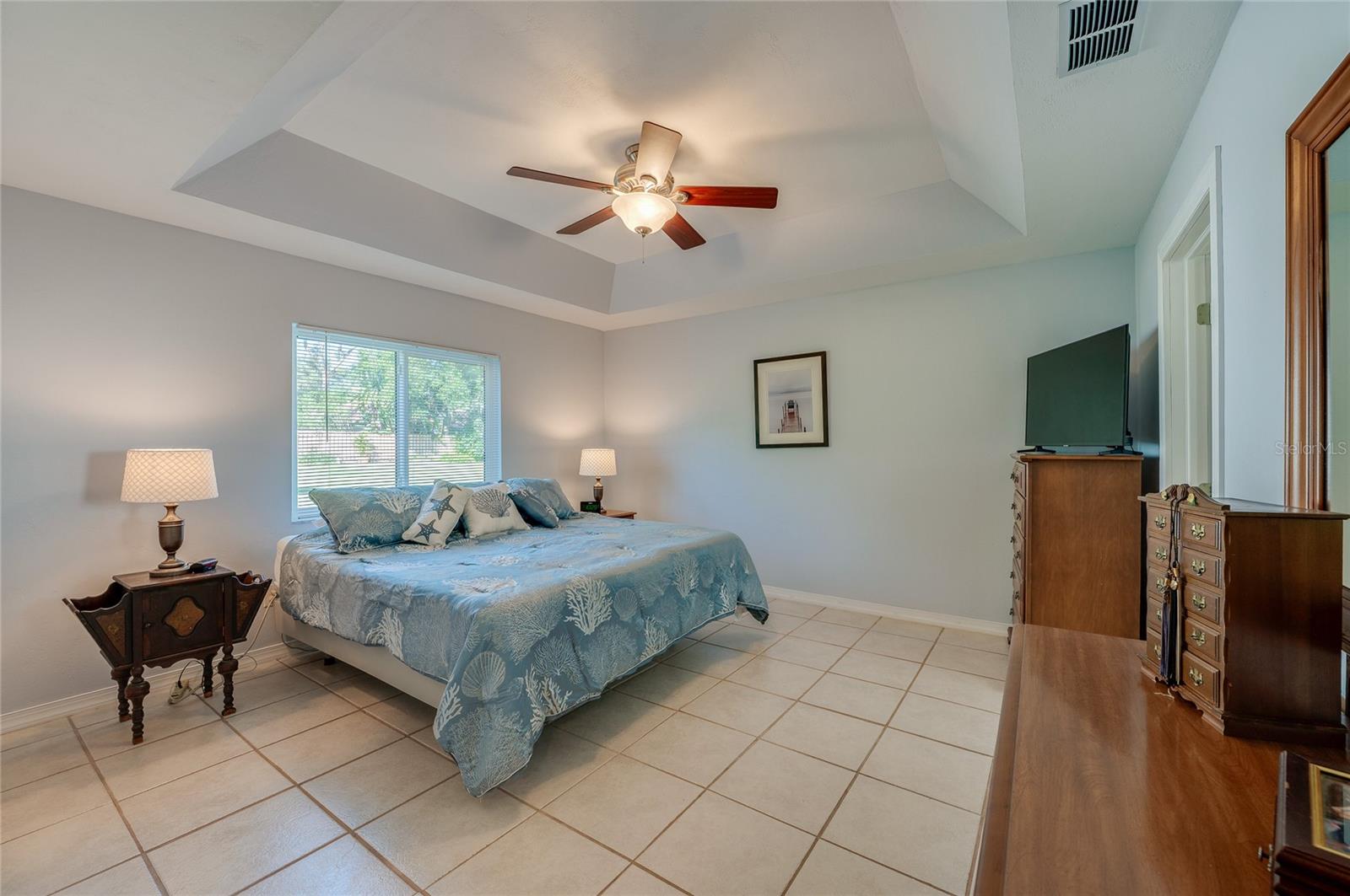 Image 16 of 38 For 5978 Park Ridge Drive