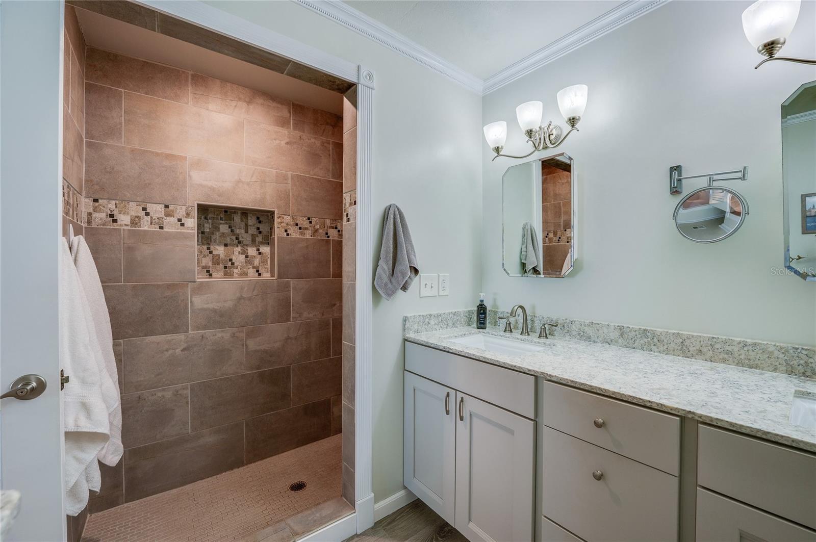 Image 19 of 38 For 5978 Park Ridge Drive